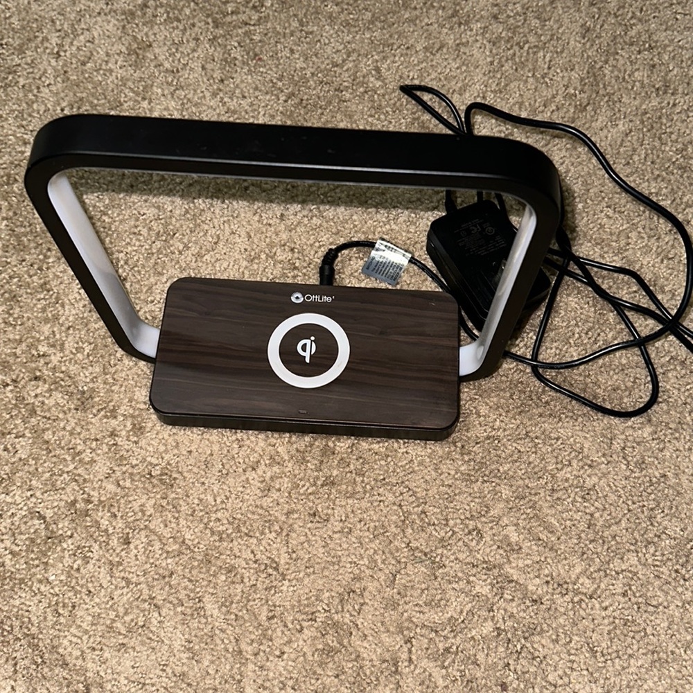 Ottlite wireless charging and night light